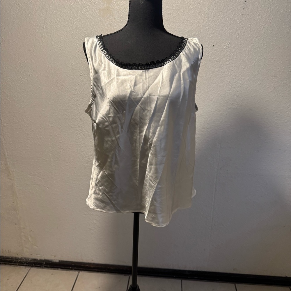 Elegant White Sleeveless Top